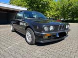 BMW E20 320i Cabrio  - BMW 320 aus 1989: 320i