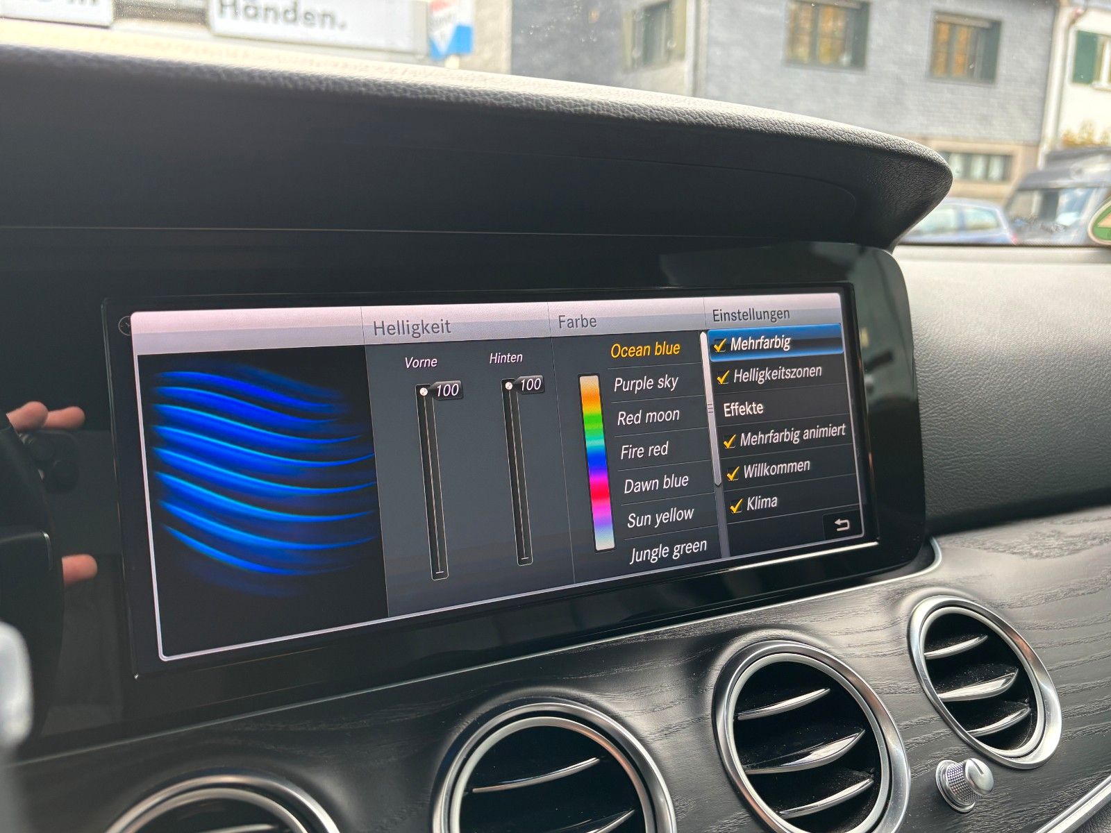 Fahrzeugabbildung Mercedes-Benz E 220d *Ambiente*Kamera*ACC*LED*SHZ