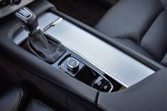 Fahrzeugabbildung Volvo XC90 Momentum AWD Leder LED AHK ACC Kamera 20"