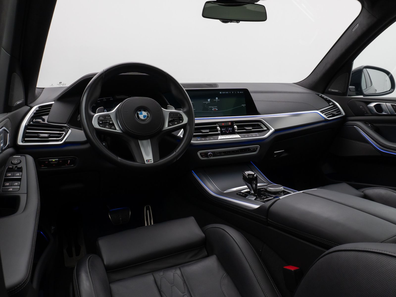 Fahrzeugabbildung BMW X5 xD40d M Sport Panorama Laser 360°HUD DAB H/K