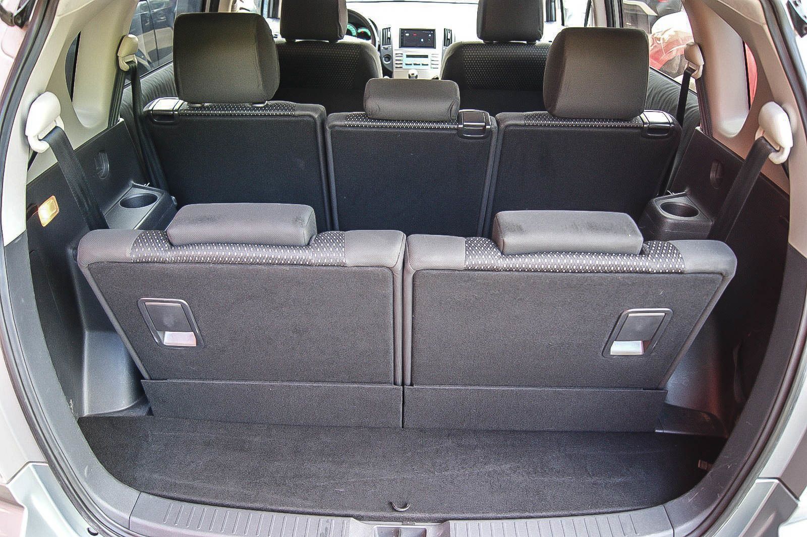 Fahrzeugabbildung Toyota Corolla Verso 1.8 Team 7-SITZER FAMILIENBESITZ