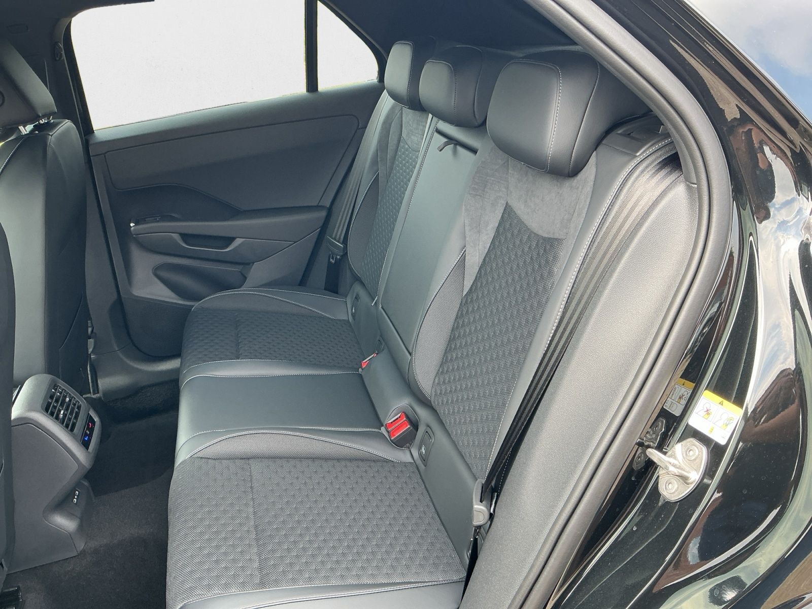 Volkswagen T-Roc - Bild 13