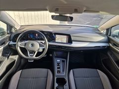 Fahrzeugabbildung Volkswagen Golf VIII Var. Alltrack 4M Navi Matrix ACC StdHz