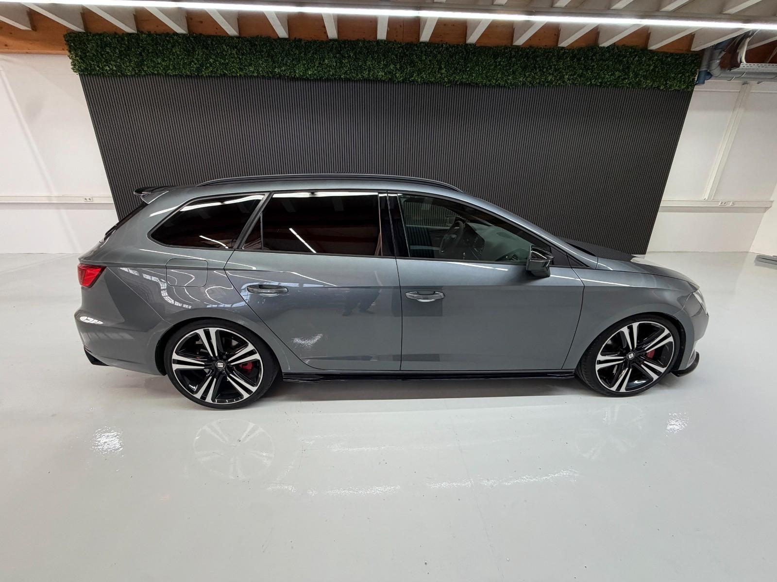 Seat Leon ST Cupra 280 ch DSG – Toit panoramique – Baquets Alcantara – DCC – LED – GPS