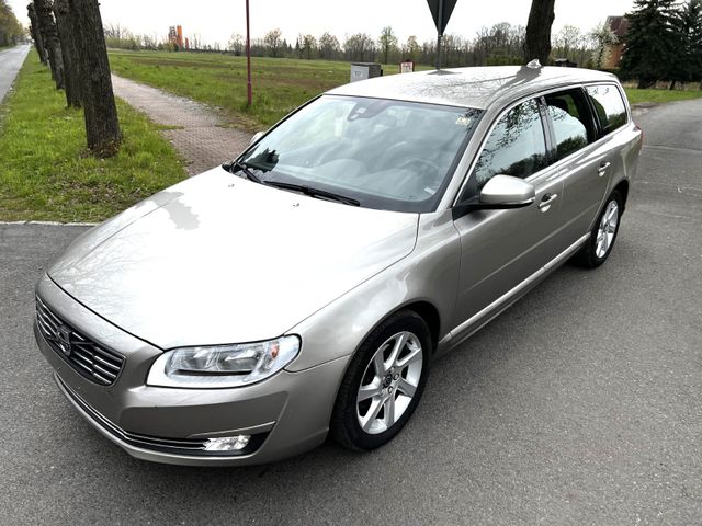 Volvo V70 2.0 D Kombi Momentum Automatik Navi Leder