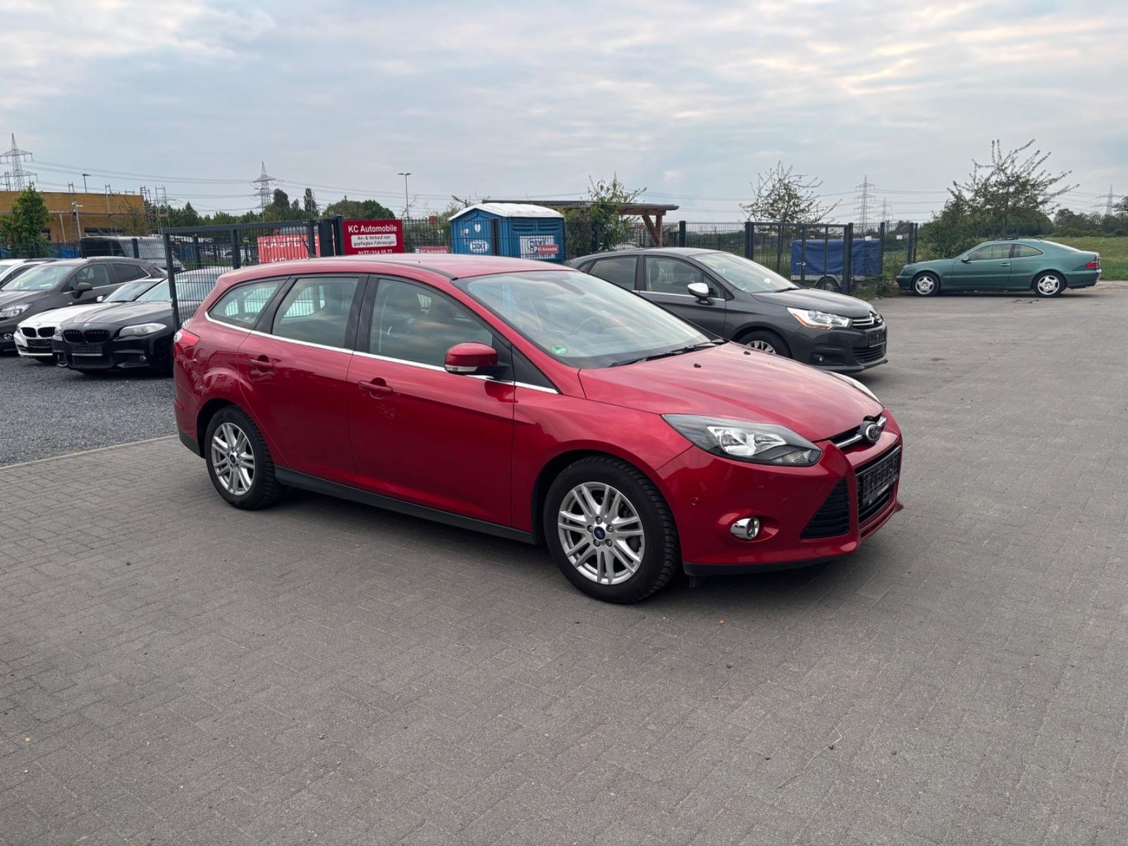 Ford Focus Turnier Titanium*NAVI*RÜCKFAHRKAMERA*AHK*