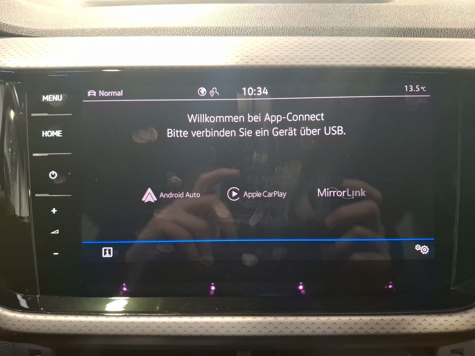 Fahrzeugabbildung Volkswagen T-Cross TSI Active Navi AID ACC PDC SH LM