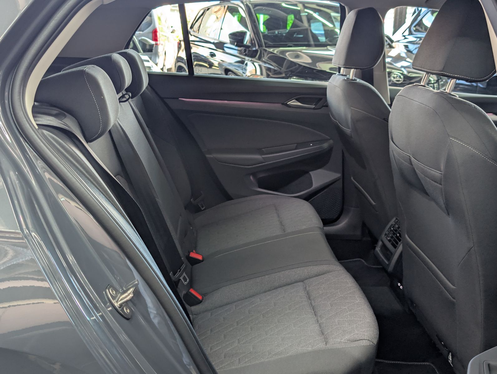 Fahrzeugabbildung Volkswagen Golf 1.5 TSI Life ACC LED SHZ VIRT AMBI APP BHL