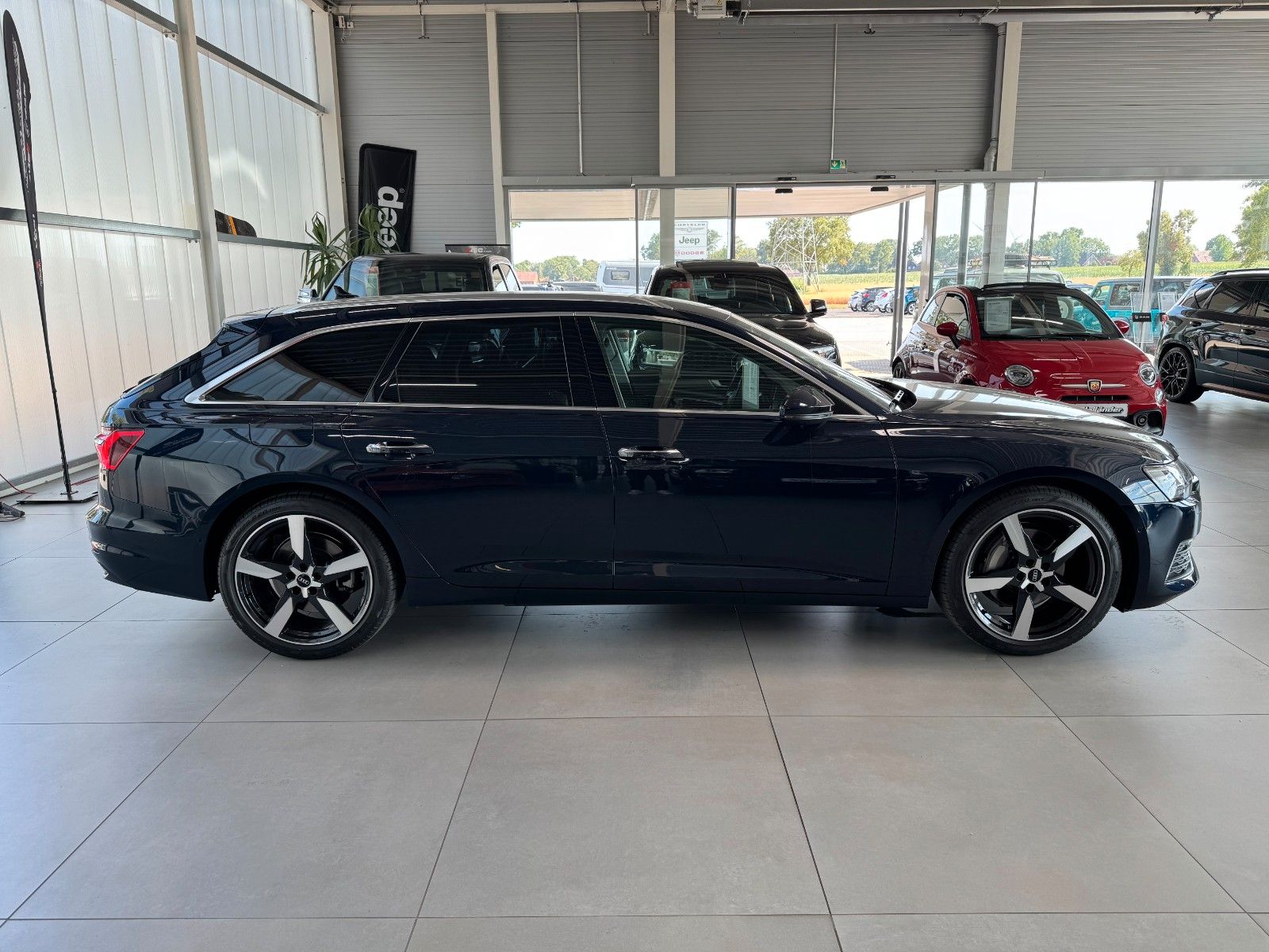 Fahrzeugabbildung Audi A6 Avant 45 TFSI design Business+Assistenz-Paket