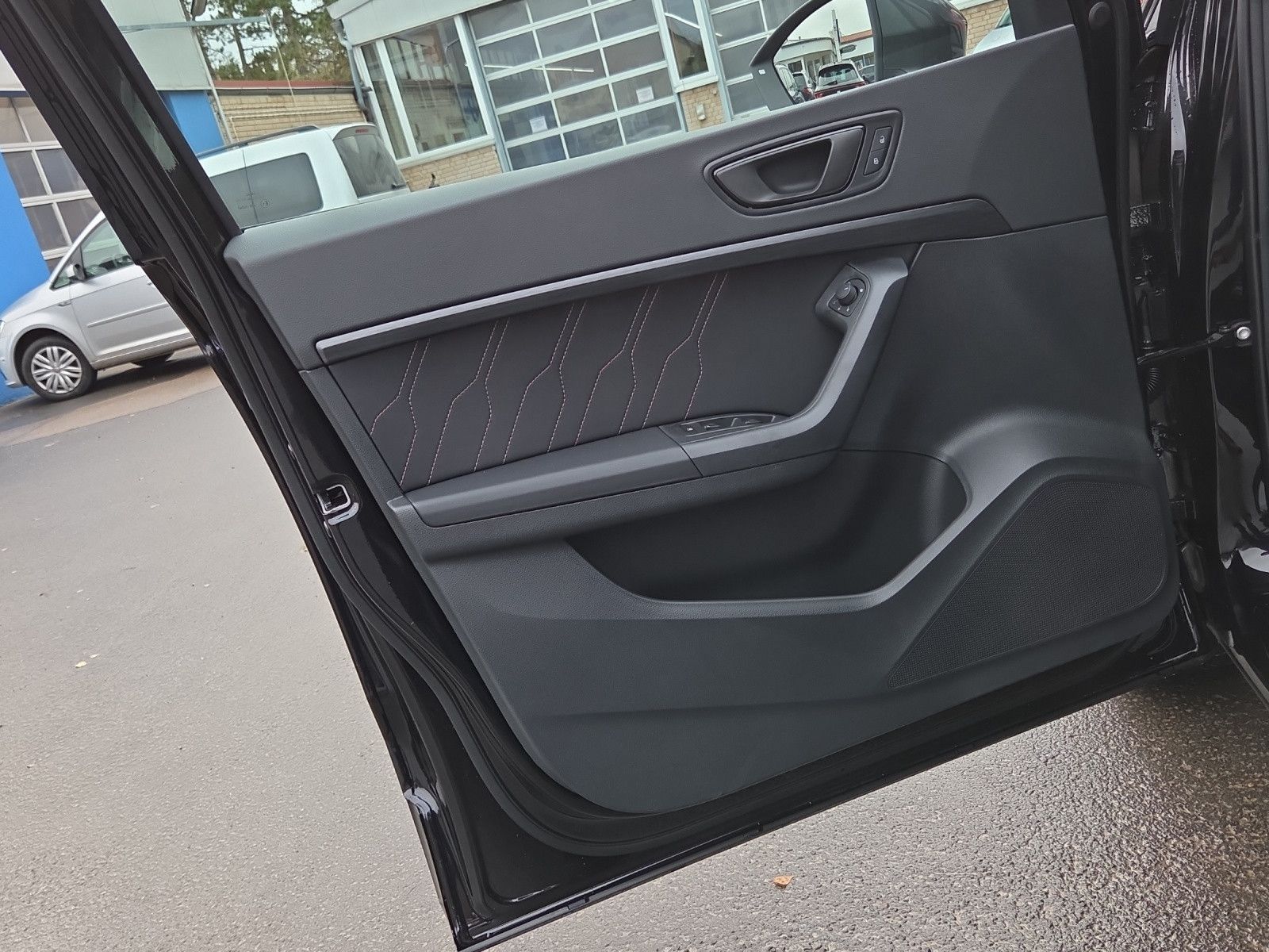 Ateca "Black" 1.5 TSI ACT DSG RFK AHK