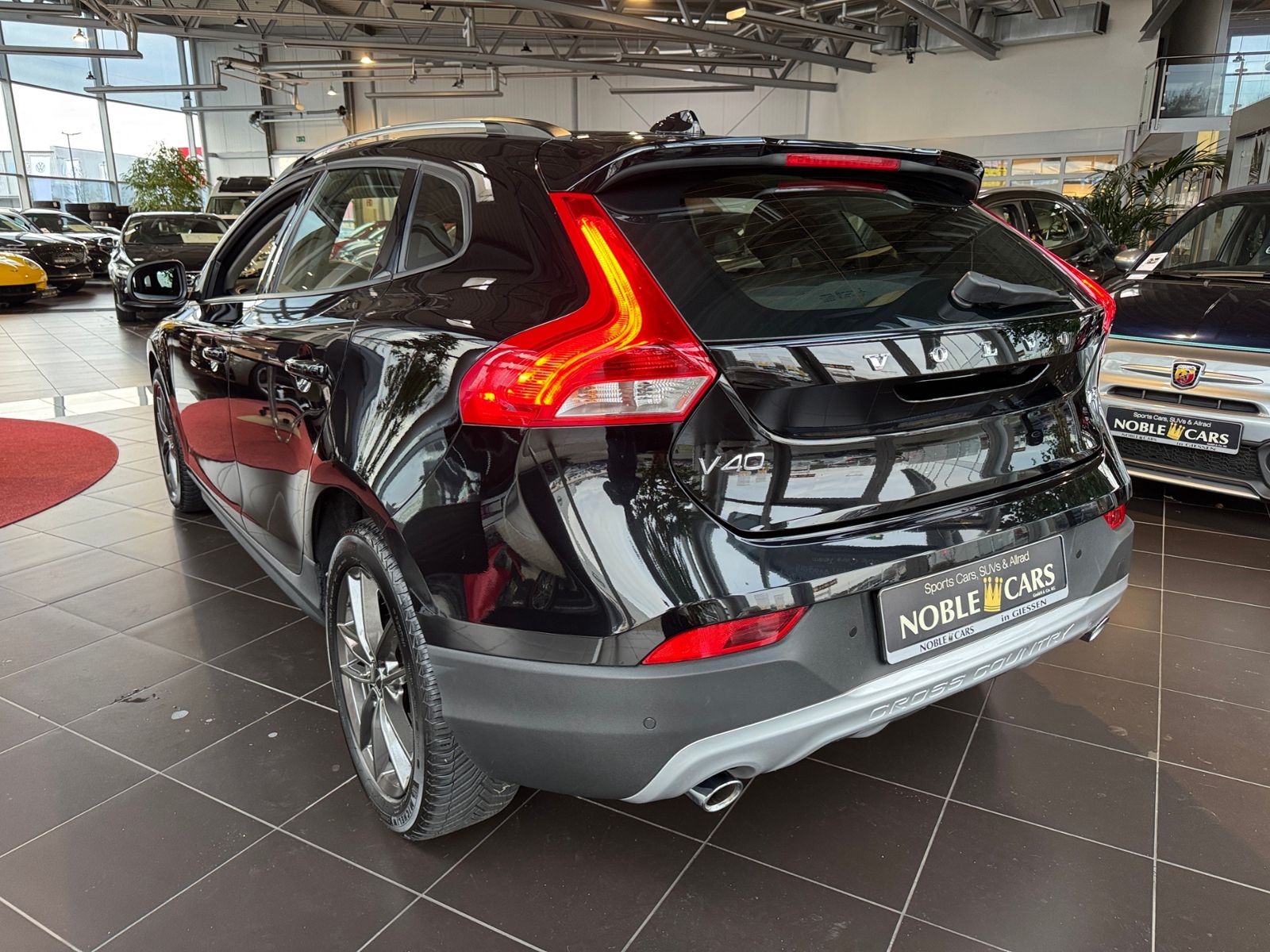 Fahrzeugabbildung Volvo V40 Cross Country Plus KLIMA LED NAVI  AHK