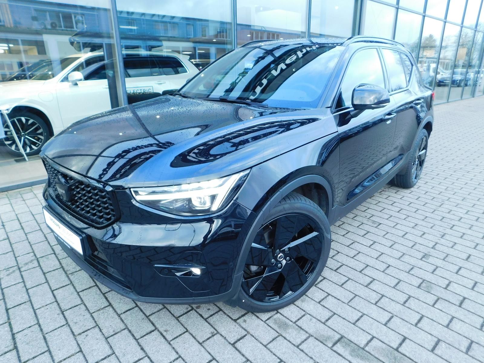 Fahrzeugabbildung Volvo XC40 B3 Plus Black Edition 'Standheizung'