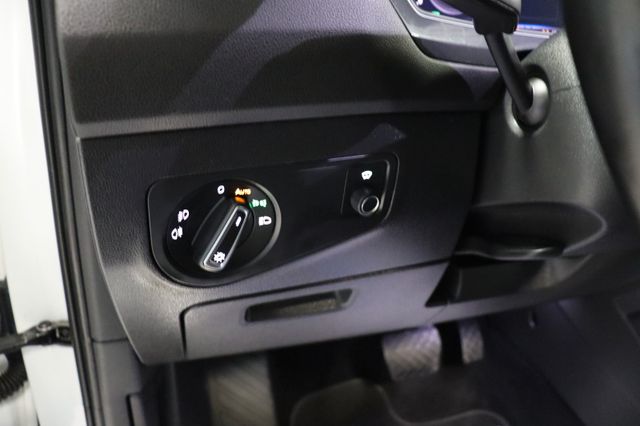 Fahrzeugabbildung Volkswagen Tiguan Allspace R-Line Highline 4Motion PANO