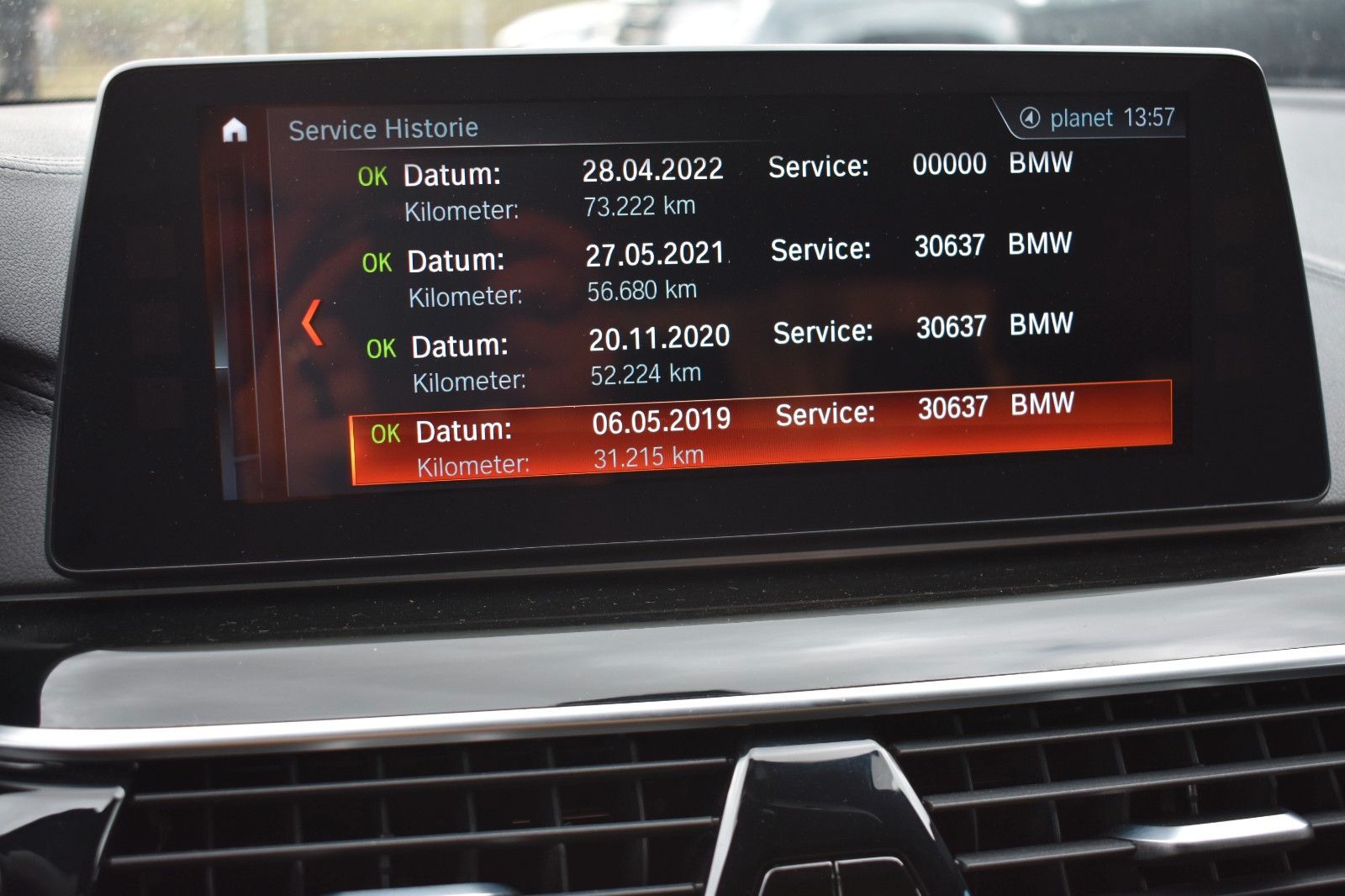 Fahrzeugabbildung BMW M550i Limo xDrive Night Vision HUD 360°  1 Hand