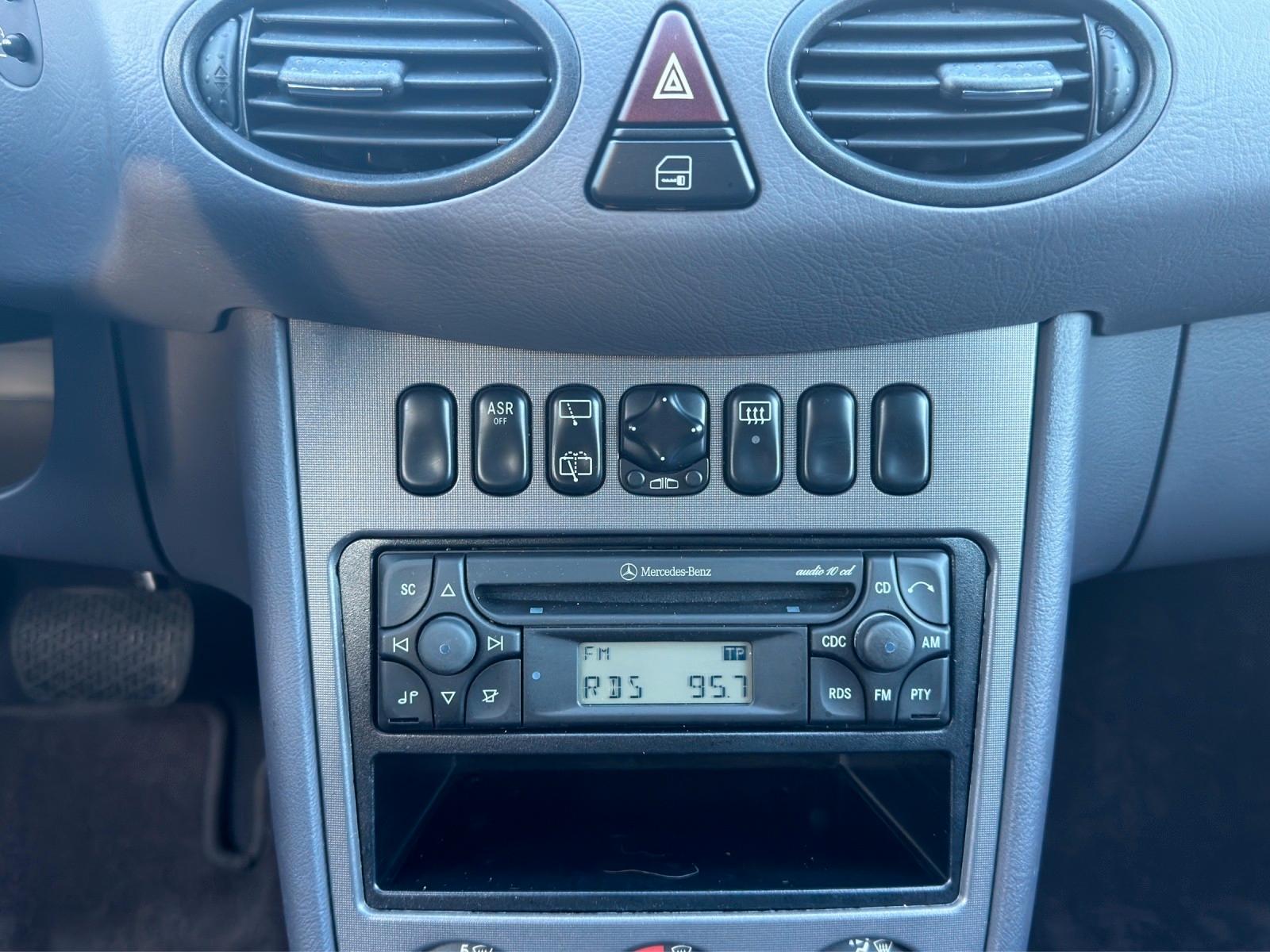 Mercedes-Benz A170 2004 — photo 17
