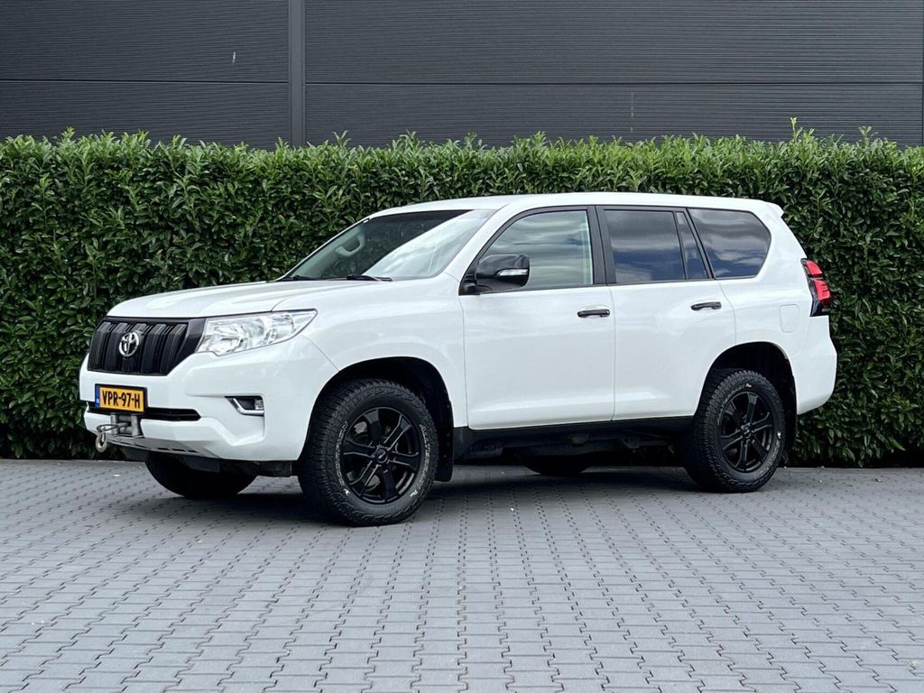 Image of Toyota Land Cruiser