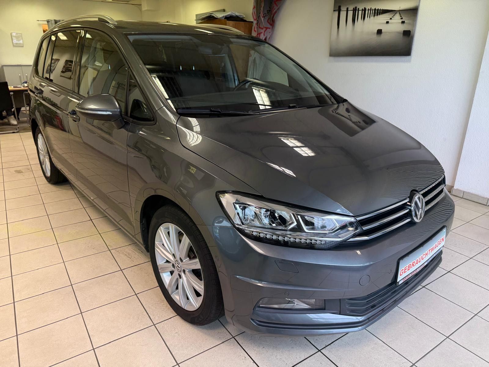 Fahrzeugabbildung Volkswagen Touran Comfortline BMT 7.SITZER/ SCHECKHEFT/ AHK