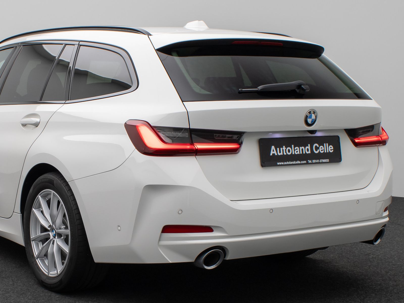 Fahrzeugabbildung BMW 320d Kamera HUD DAB AHK Alarm Sport Leder Ad.LED
