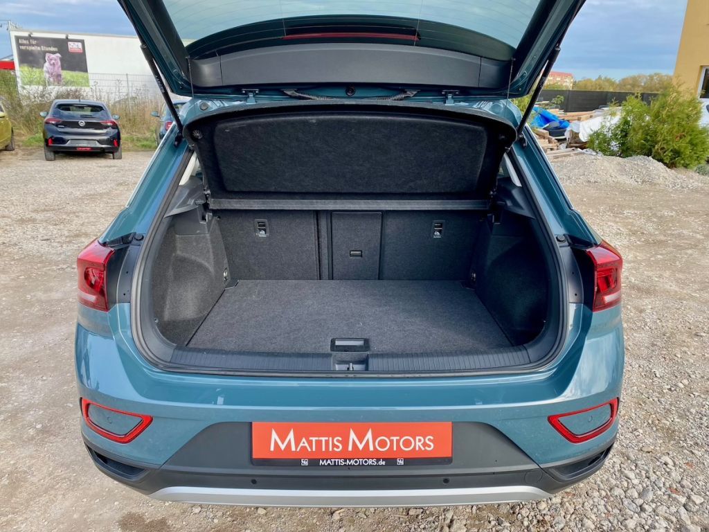 Fahrzeugabbildung Volkswagen T-Roc 1.0 AAC KLIMAAUT SHZ NAVI CARPLAY GJR