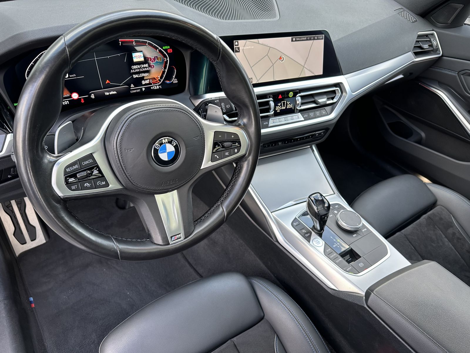 Fahrzeugabbildung BMW 330i Touring M-Sport NAV+LED+PANO+AHK+LIVECOCKPI