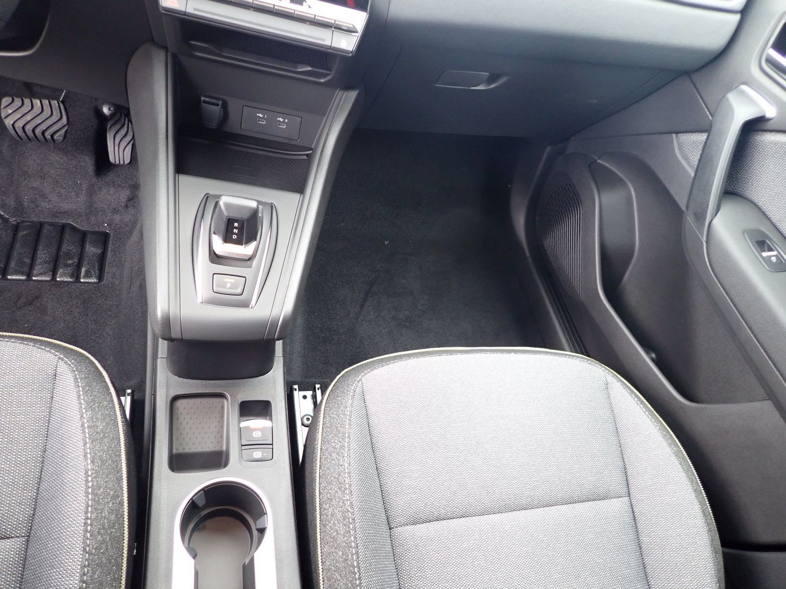 Fahrzeugabbildung Renault Captur Techno Mild Hybrid 140 EDC
