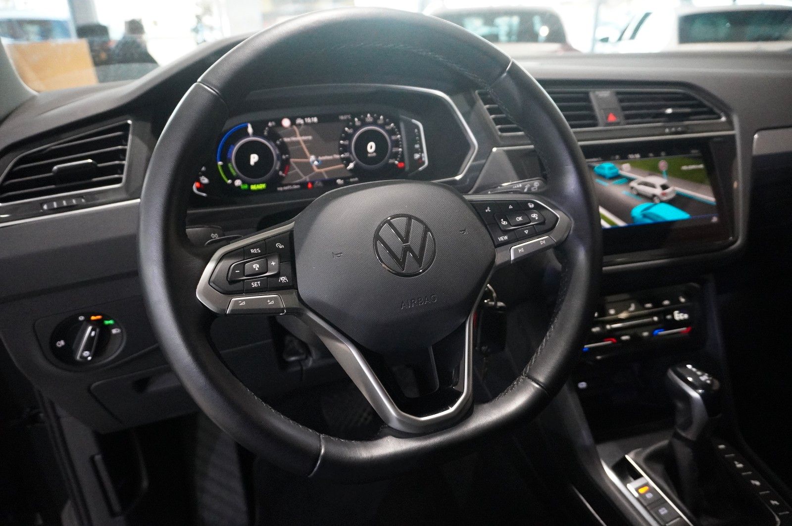 Fahrzeugabbildung Volkswagen Tiguan Life 1.4 e-HYBRID NAVI/LED/KAMERA/SH/VIRT