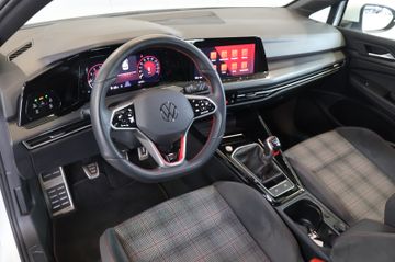 Volkswagen Golf VIII GTI 2.0 TSI AID+LED+CARPLAY+AMBIENT