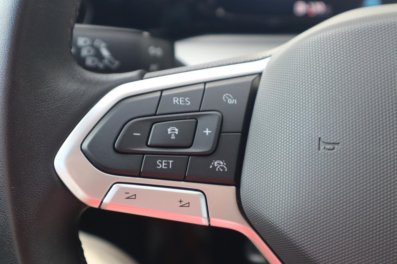 Volkswagen Golf VIII Variant 1.5 TSI Life LED Navi ACC PDC, миниатюра 24
