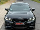 BMW 330d xDrive M-Sportpaket*LASER*HUD*INNOV*AMBIENT - BMW 330 mit Diesel-Antrieb