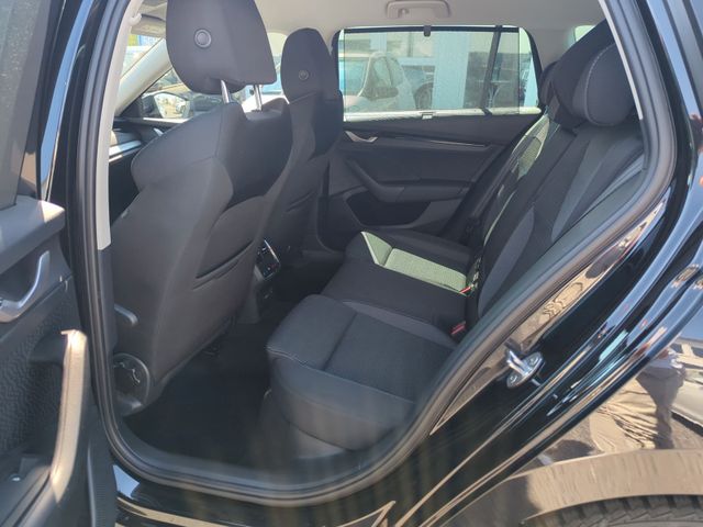 Octavia Combi 2.0 TDI  Selection DSG *KAMERA*3-Z