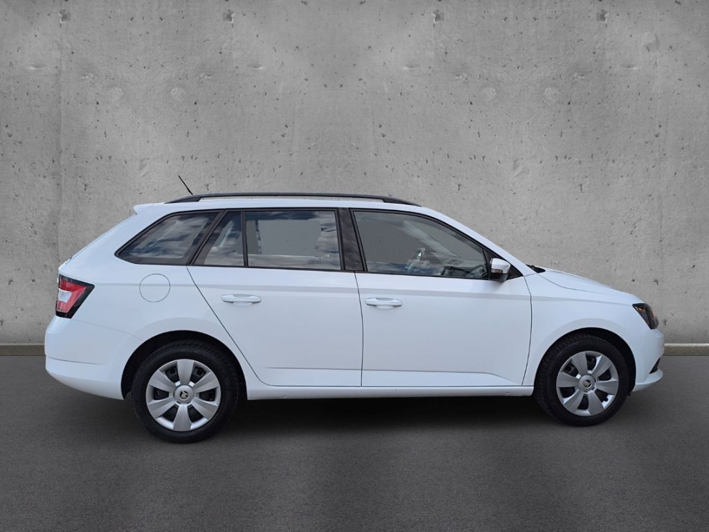 Fahrzeugabbildung SKODA Fabia Combi 1.0 MPI Cool Plus DABSoundpaket Klim