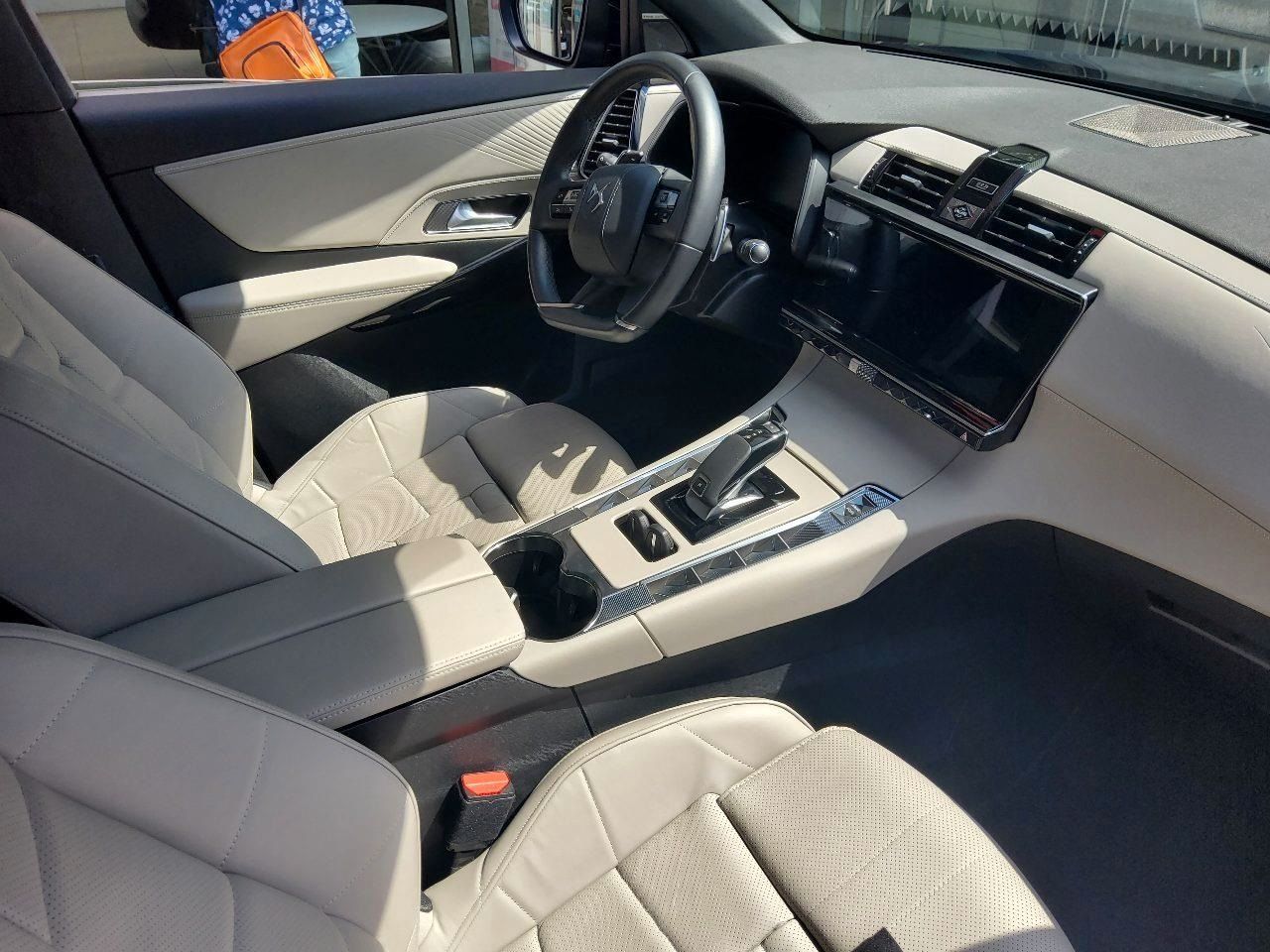 Fahrzeugabbildung DS Automobiles DS7 BlueHDi 130 EAT8 Opera Anhängerkupplung Foca