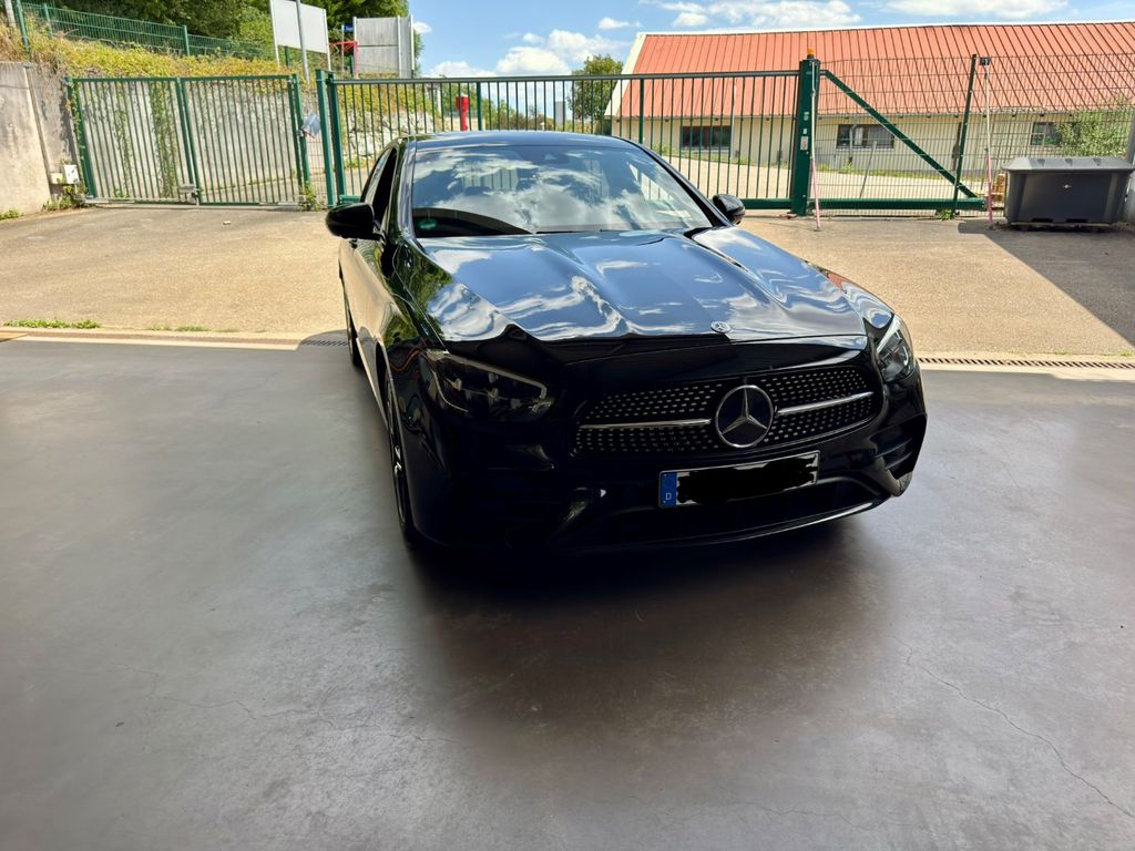 Image of Mercedes-Benz E 300