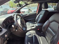 Fahrzeugabbildung B 200 El. Panodach Navi Leder SHZ Parklenkass. N