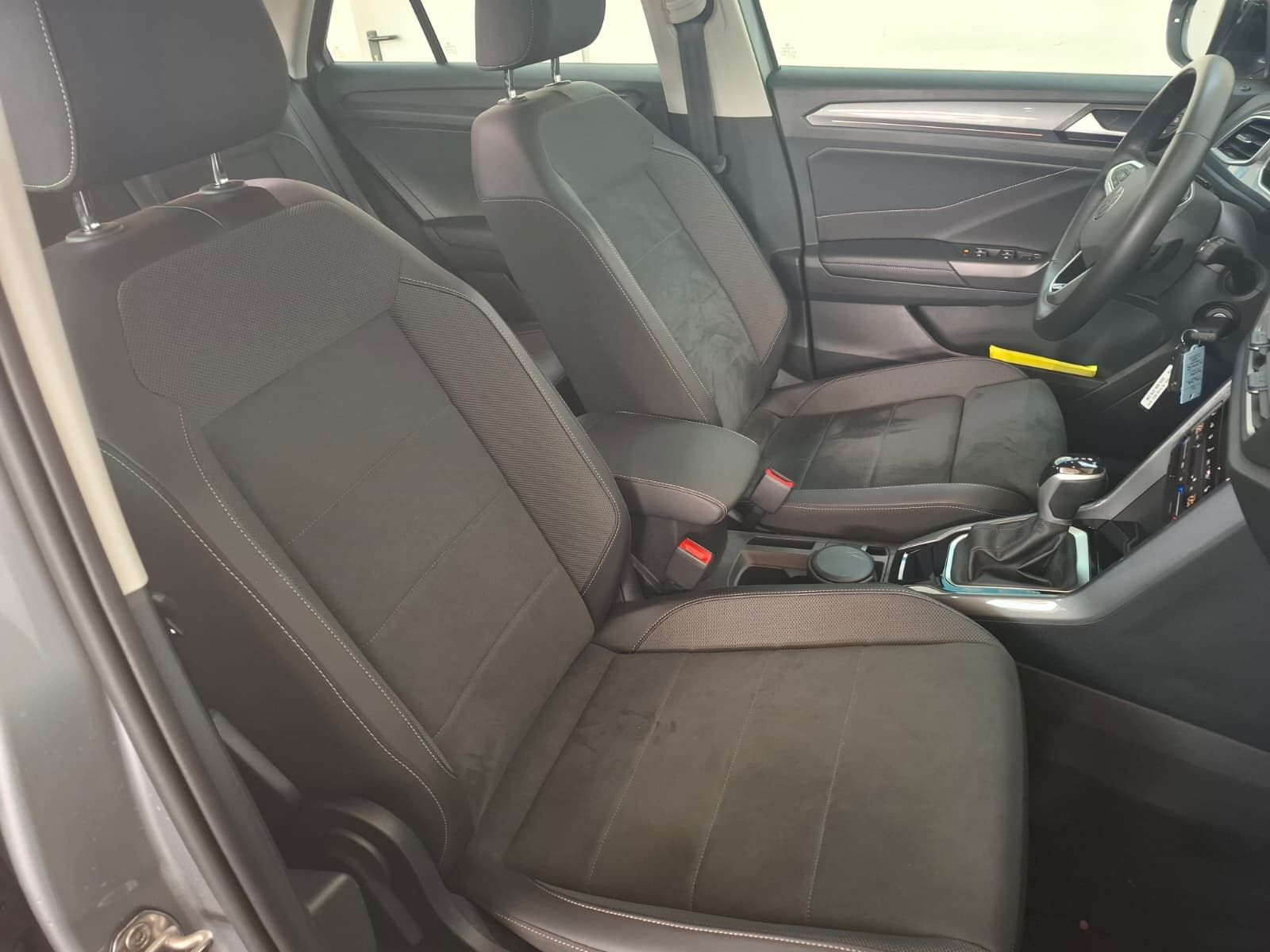 Fahrzeugabbildung Volkswagen T-Roc Style 1,5 TSI DSG +Kamera+ AHK+ ACC + Navi