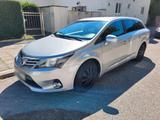Toyota Avensis Kombi 1,8 L grau - Toyota Avensis Gebrauchtwagen in München