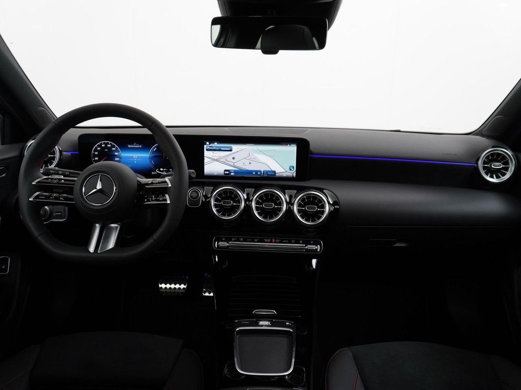 Mercedes-Benz A 250 e Star Edition AMG Line | Panorama - Schie