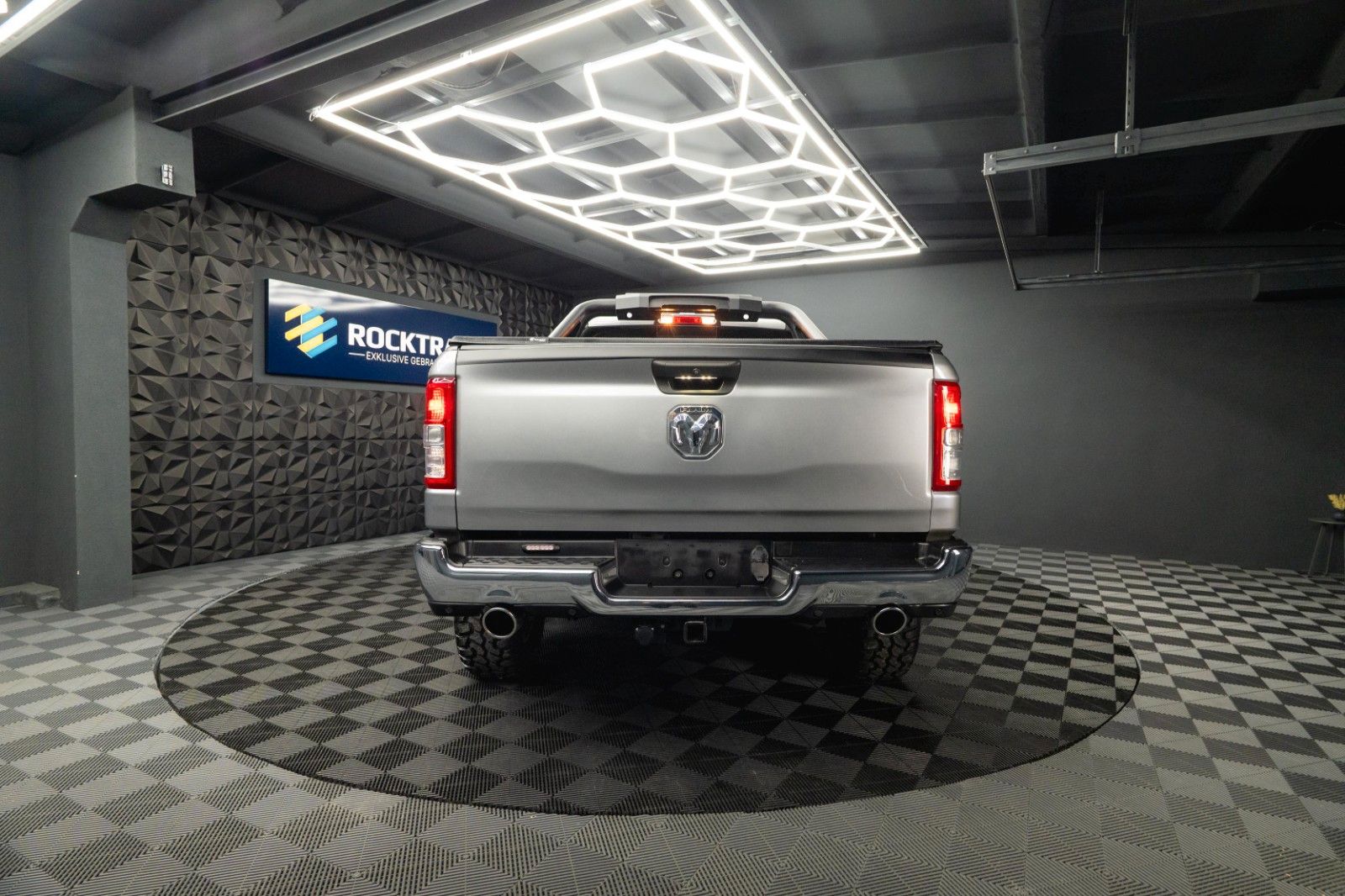 Fahrzeugabbildung Dodge RAM 5.7 V8 HEMI 4x4 OFFROAD Bodylift LONGBED LED
