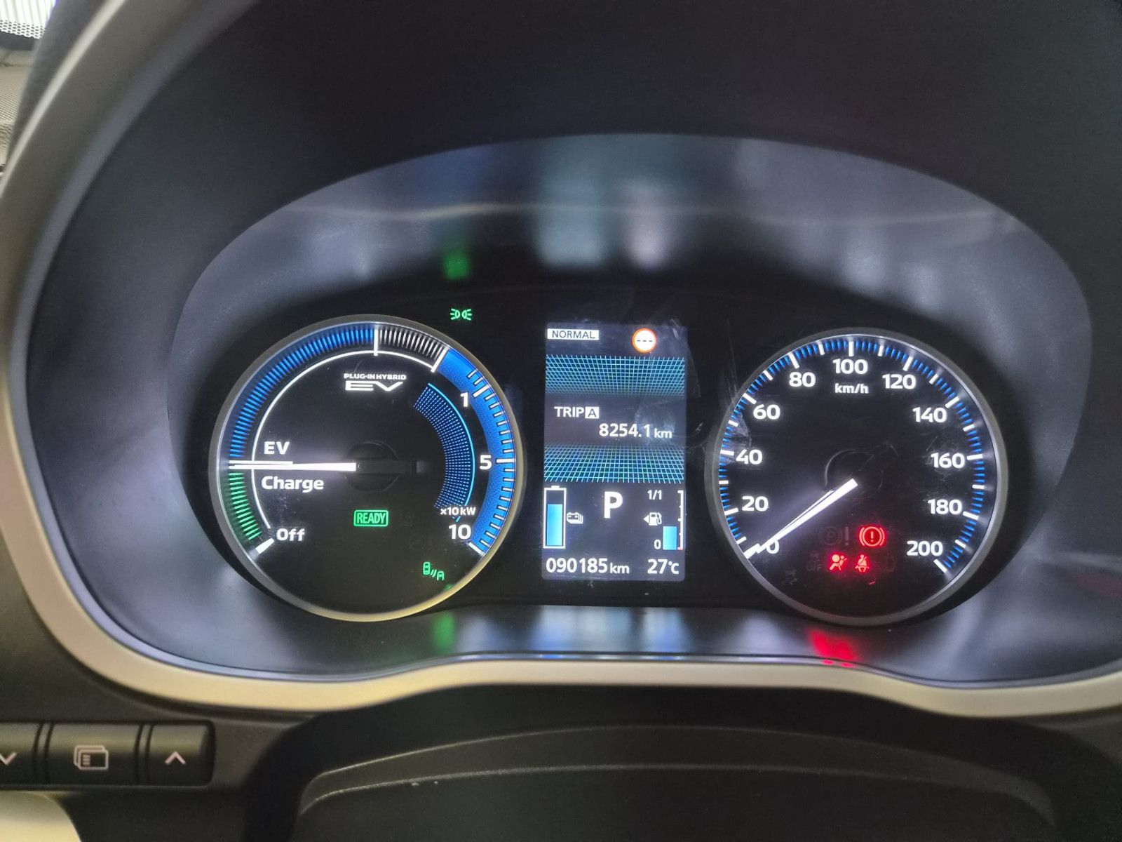 Fahrzeugabbildung Mitsubishi Eclipse Cross Plus Select Hybrid 4WD
