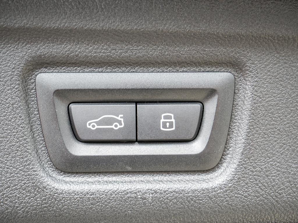 BMW M340i Touring xDrive MEMORY NAVI HUD PANO 360°