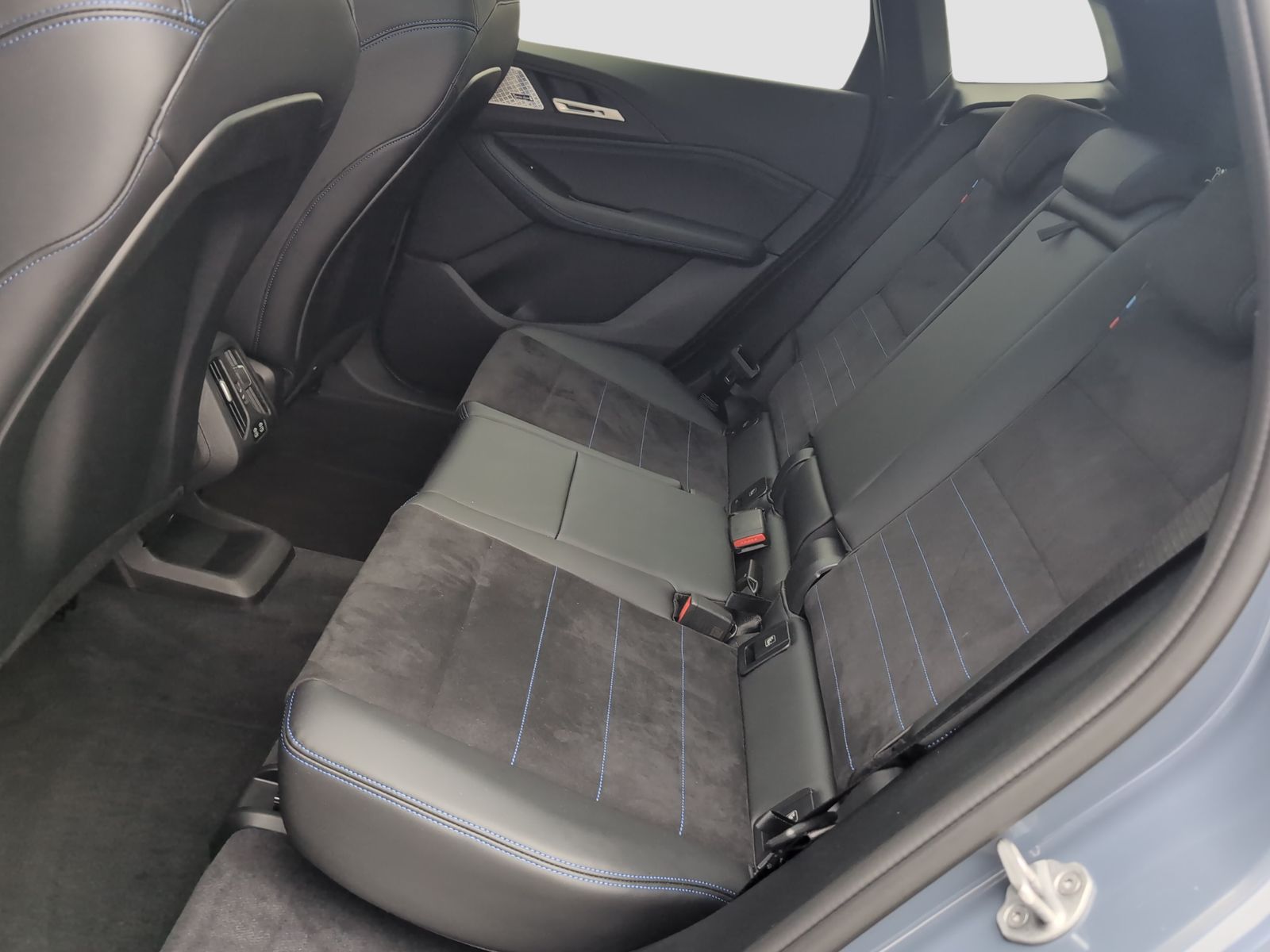 BMW 223 Active Tourer - Bild 11