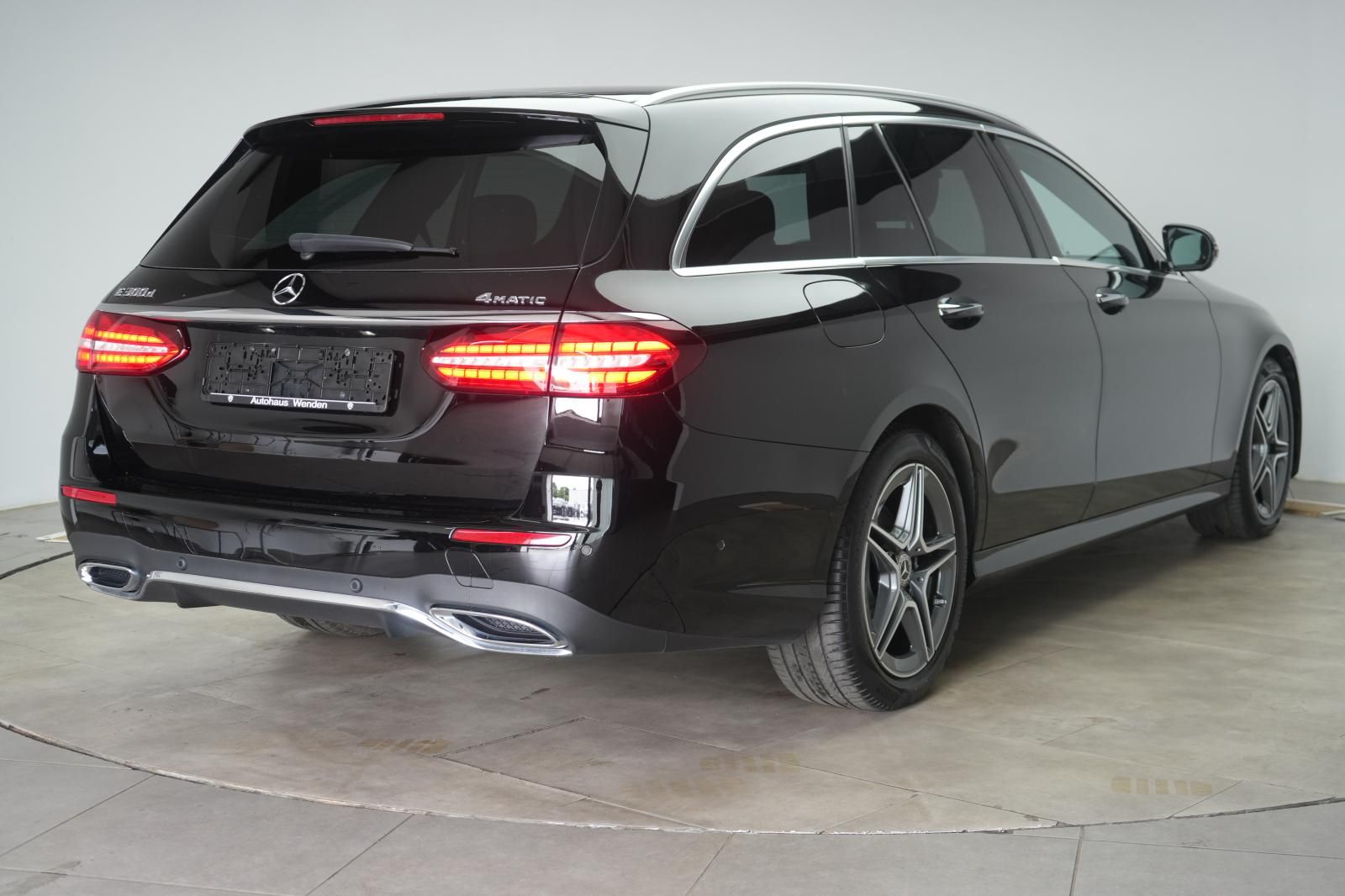Mercedes-Benz E 300 d 4Matic T AMG Distronic Kamera Autopilot foto 5