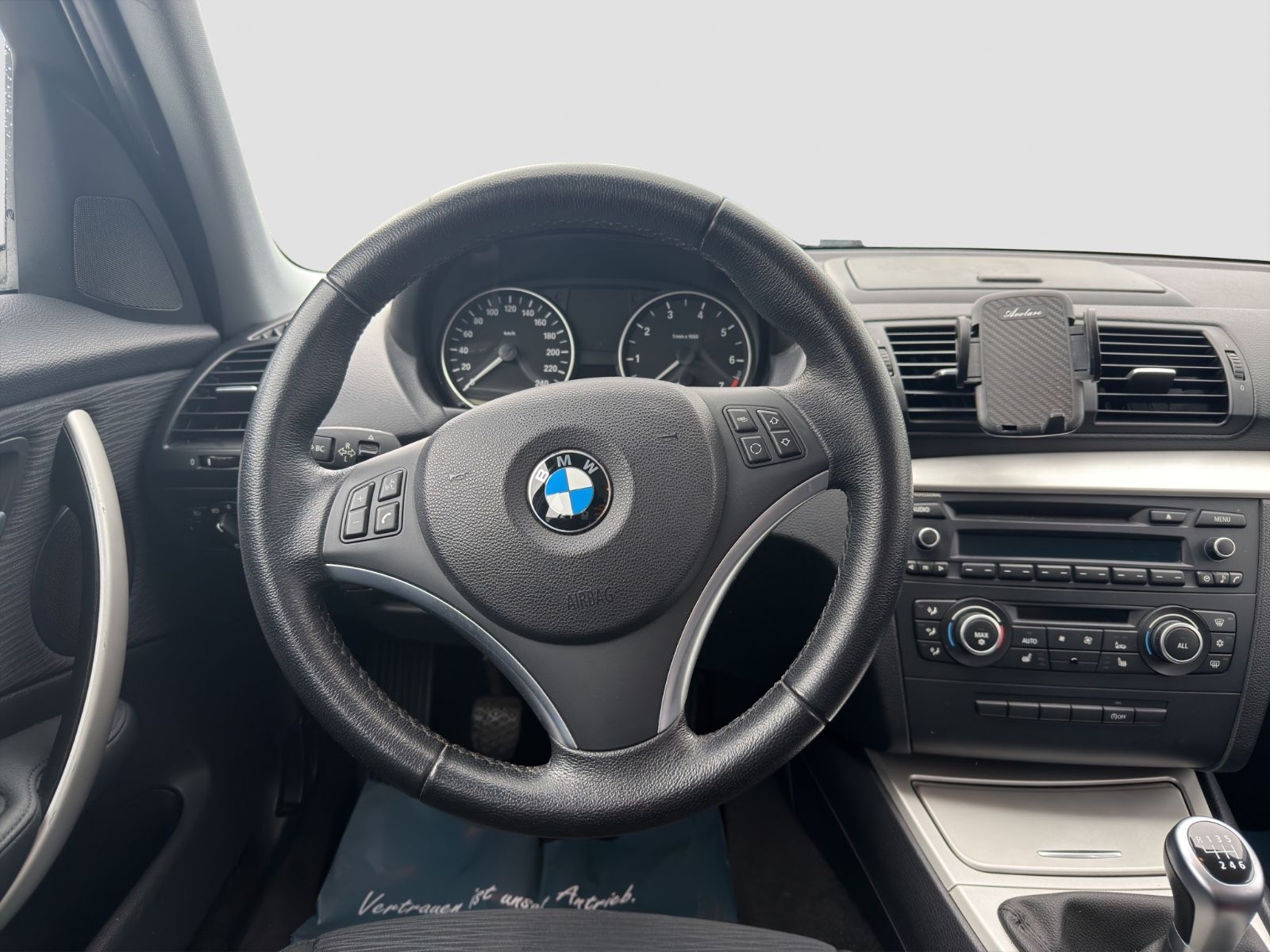 Fahrzeugabbildung BMW 118i Limousine /Klimaautom./Sitzhz./PDC/