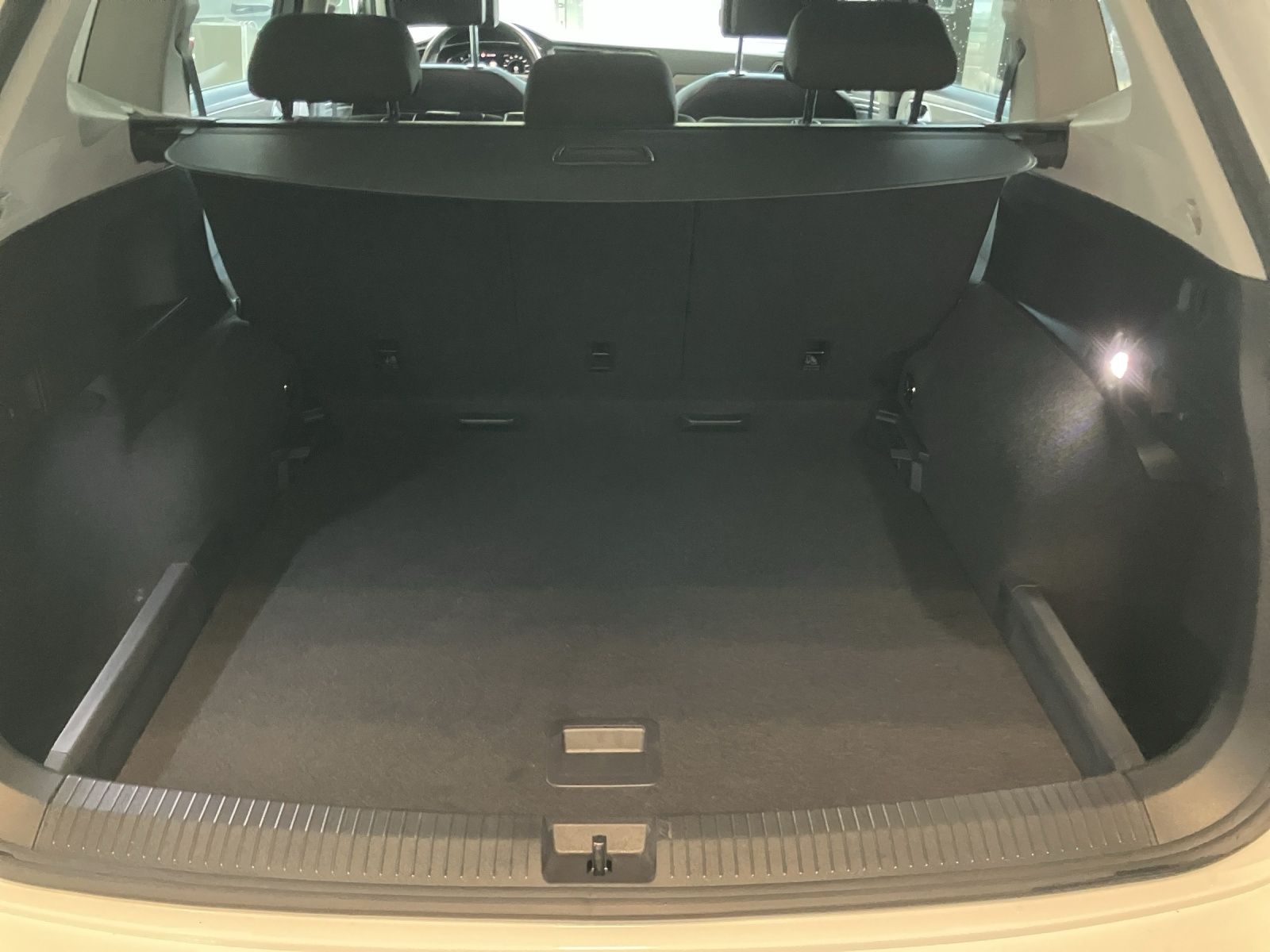 Fahrzeugabbildung Volkswagen Tiguan Allspace Life TDI DSG LED ACC STH HuD SHZ