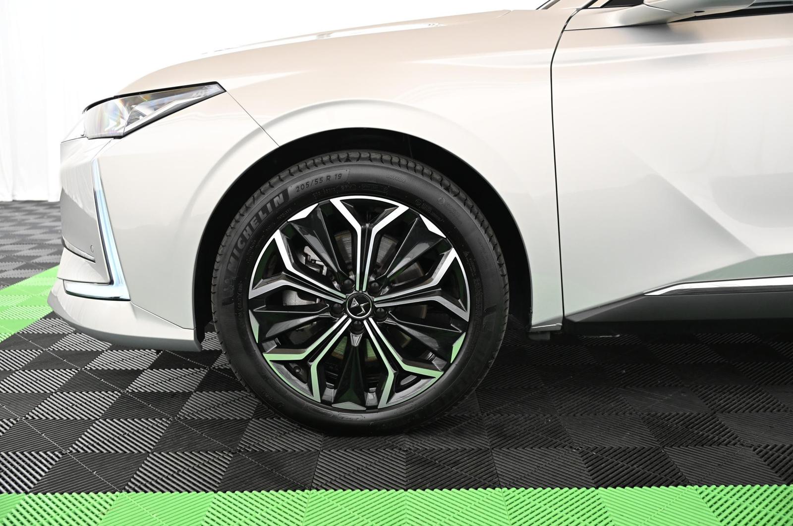 DS Automobiles DS4 1.6 E-Tense 225 Etolie Alcantara UVP 53.000 