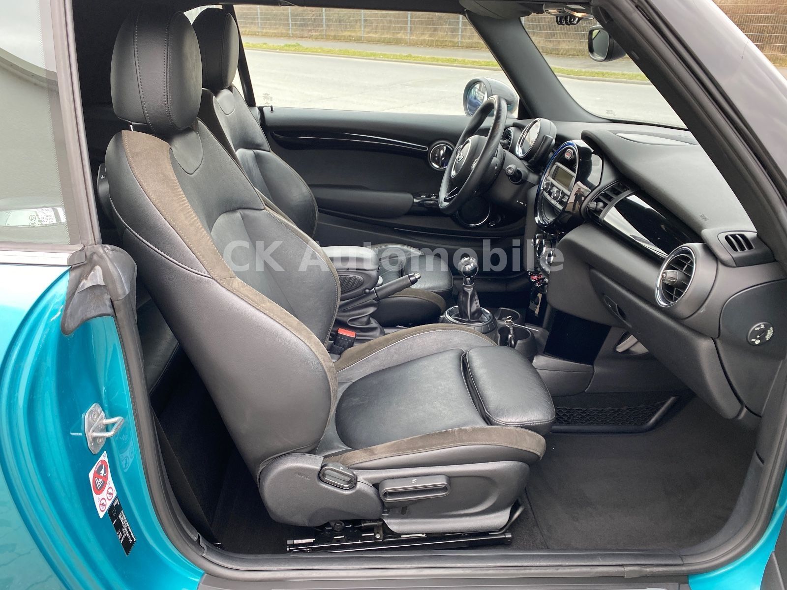 Fahrzeugabbildung MINI Cooper Cabrio  Chili/Leder/LED/PDC/Tempomat