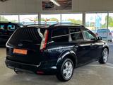 Ford Focus Turnier Style *AHK*SHZ*KLIMA*PDC* - Ford Focus aus 2010: Kombi