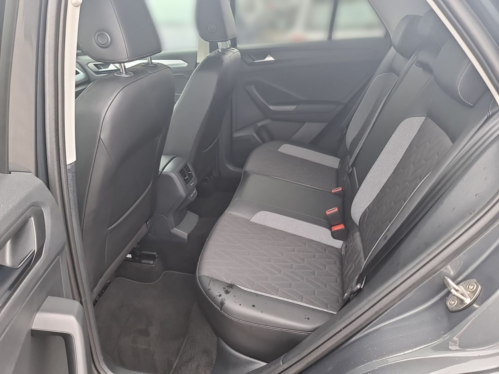 Volkswagen T-Roc - Bild 10
