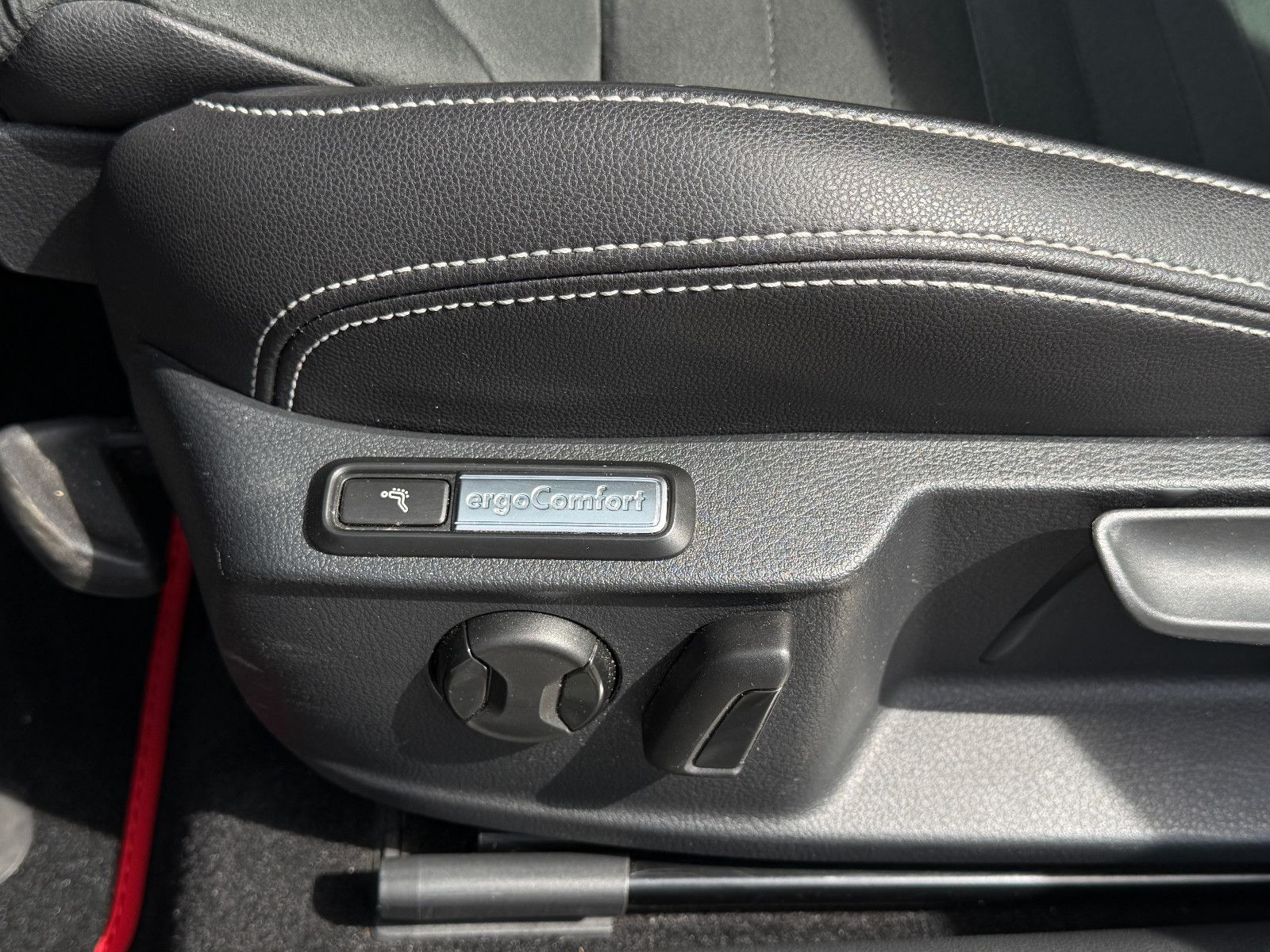 Fahrzeugabbildung Volkswagen Passat 2.0 HIGHLINE /KAMERA/MASSAGE/SHZ/LED/NAVI
