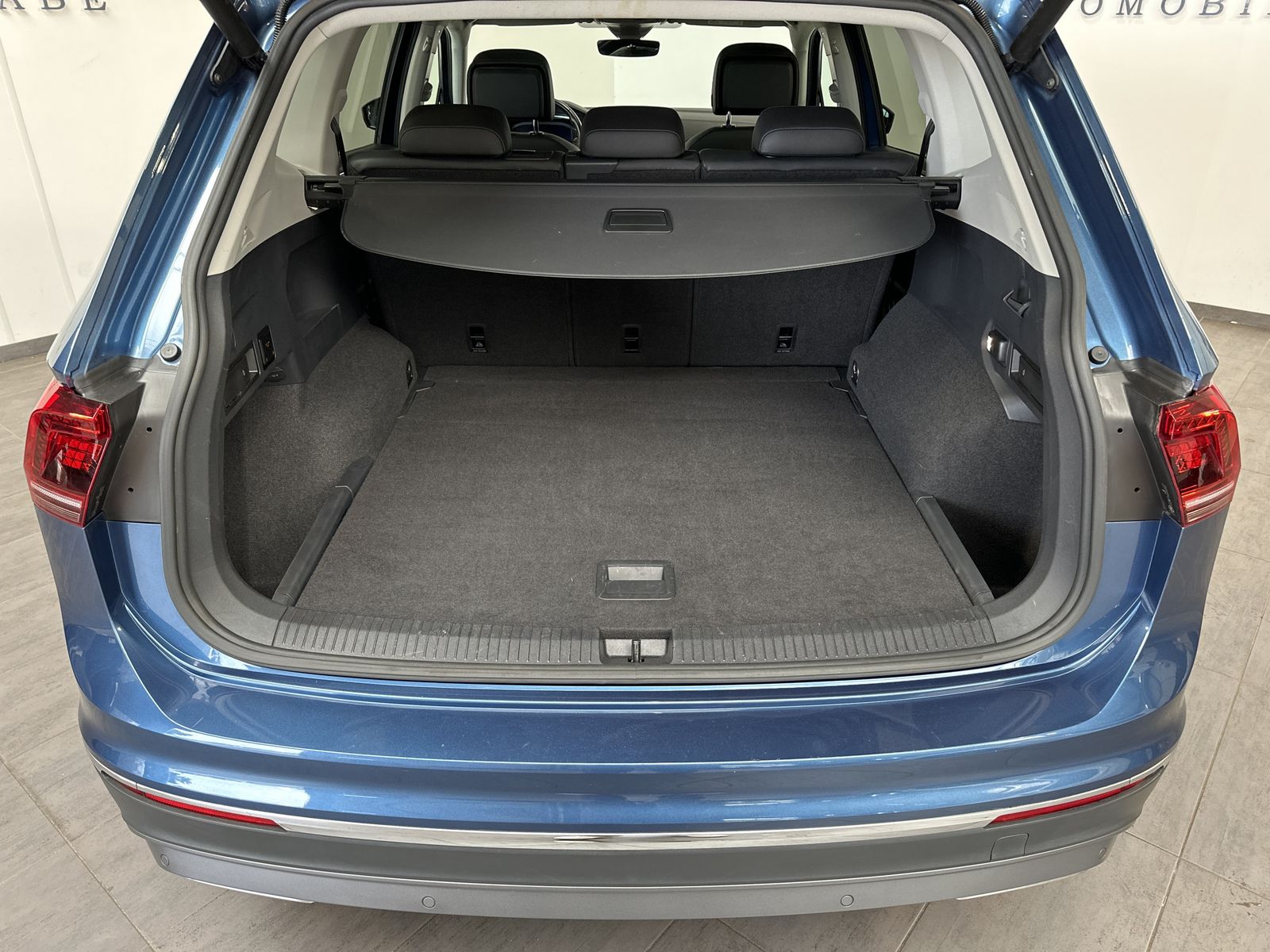 Fahrzeugabbildung Volkswagen Tiguan Allspace 2.0 TDI DSG 4M HL NAV+LED+PANO